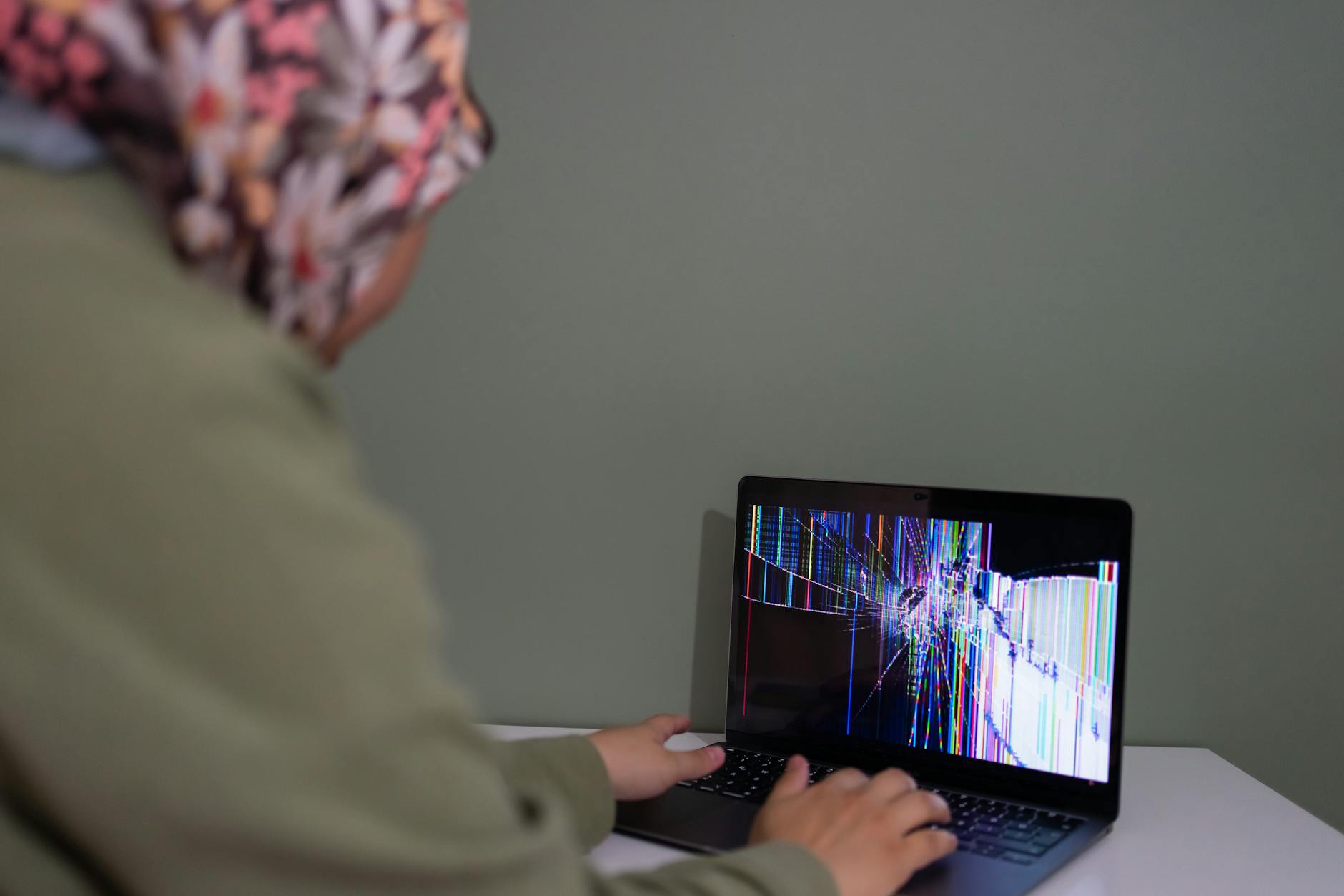 Laptop rusak dilayani dengan cepat di service laptop Karawang